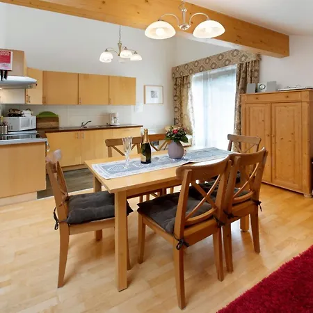 Haus Lowe 2 Stock Nr 5 *