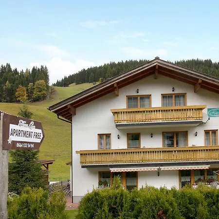 Haus Lowe 2 Stock Nr 5 *