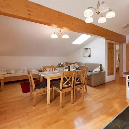 Apartamento Haus Lowe 2 Stock Nr 5 *