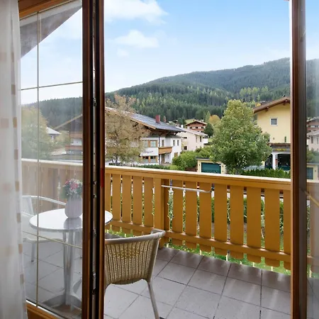 Haus Lowe 2 Stock Nr 5 *